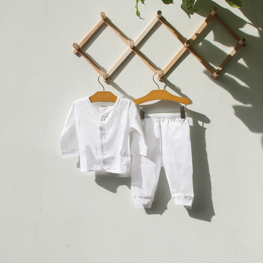 Baju Newborn Putih (Tangan Panjang Kancing Depan)